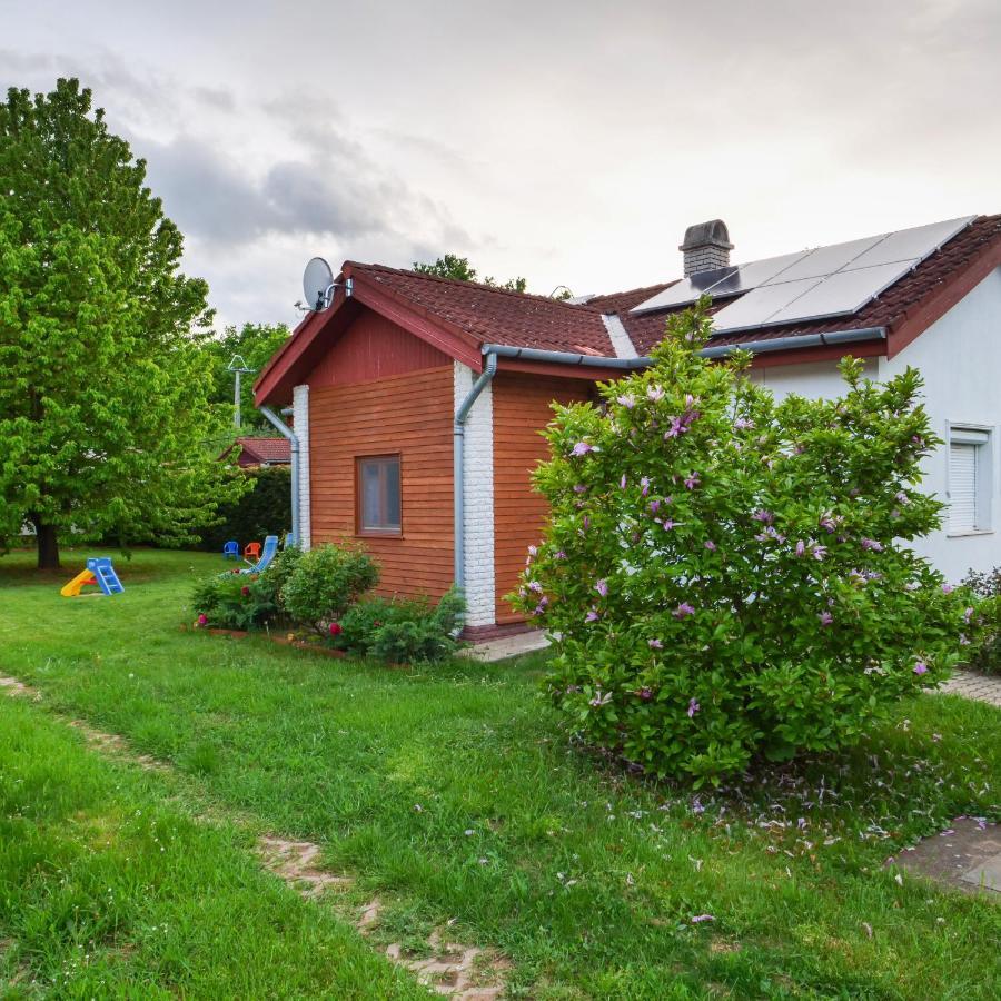 Cseresznyes Apartman Berekfürdő Exteriér fotografie