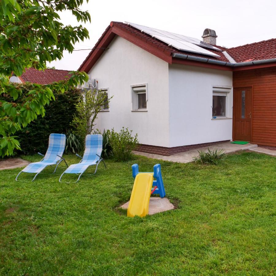 Cseresznyes Apartman Berekfürdő Exteriér fotografie